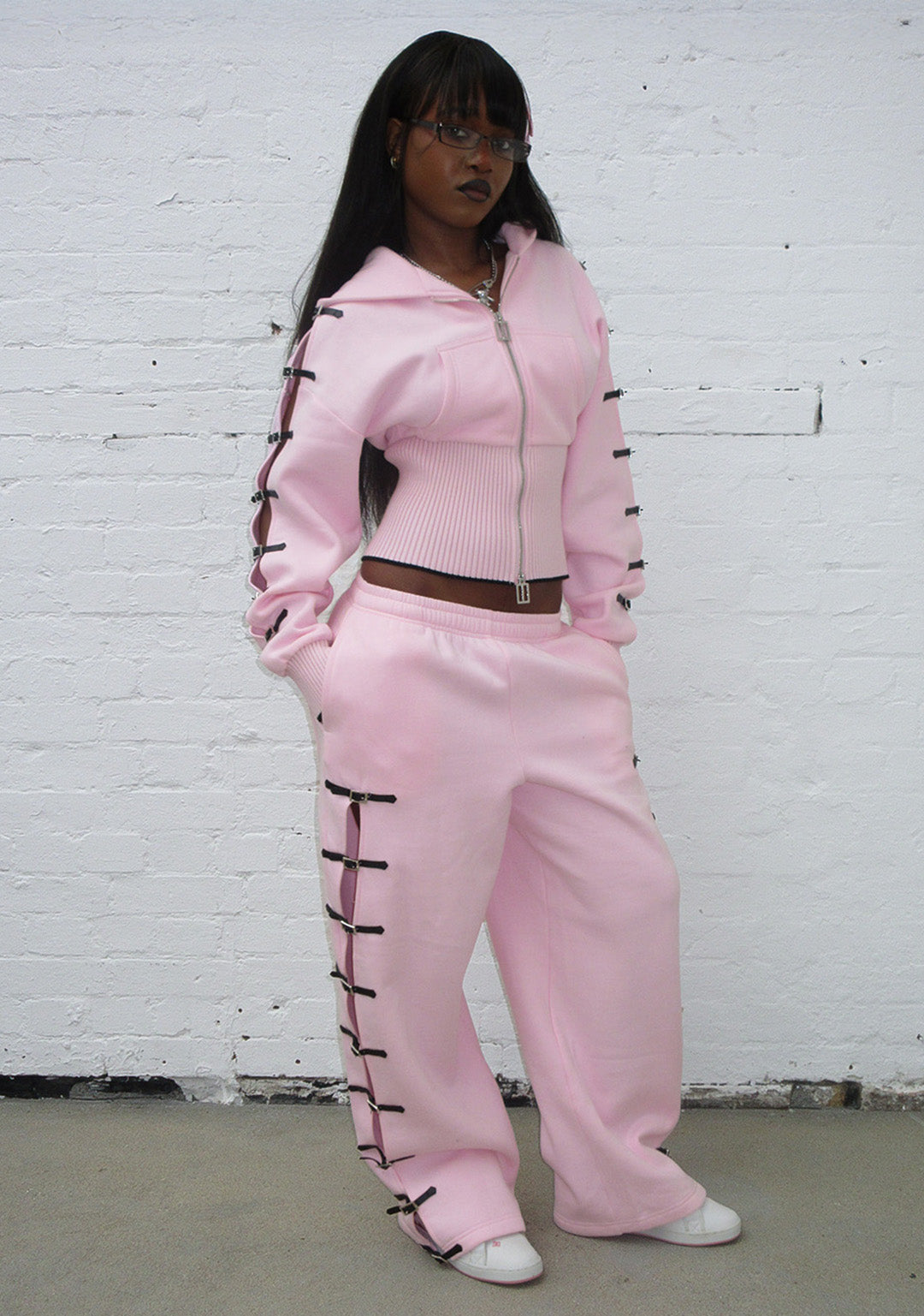 CRUSH BUCKLE OVERSIZED SWEATPANTS BABY PINK