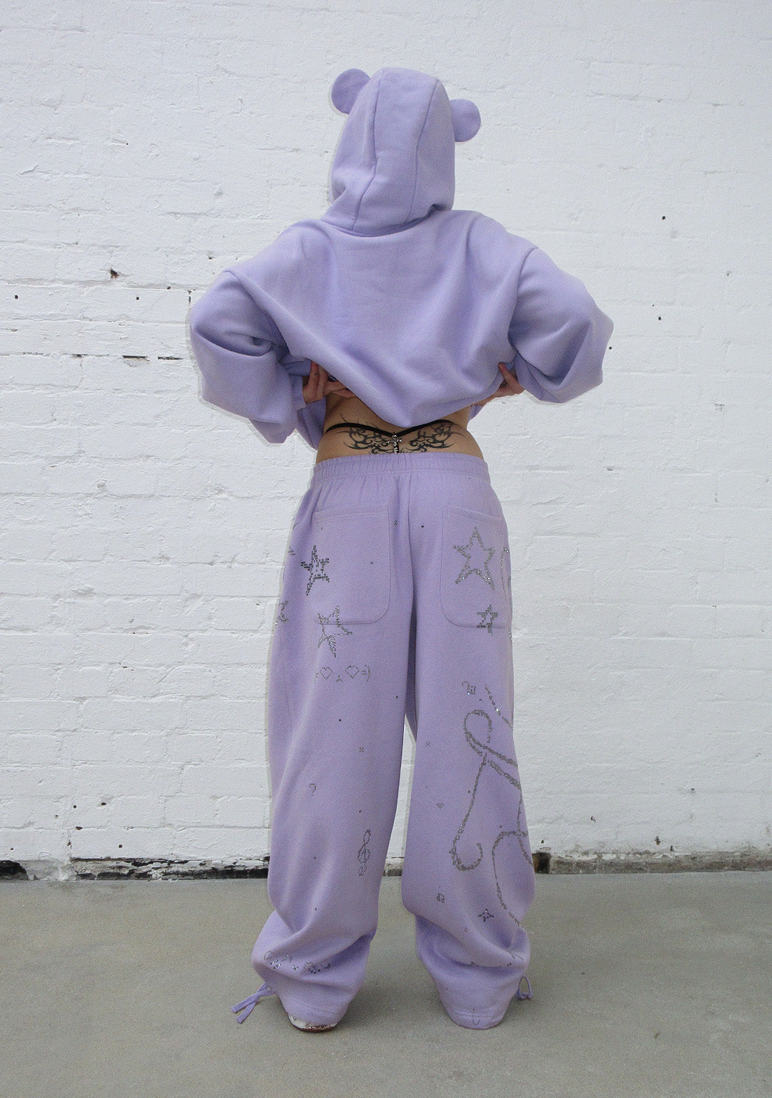 DREAMER RHINESTONE TEDDY OVERSIZED SWEATPANTS LILAC