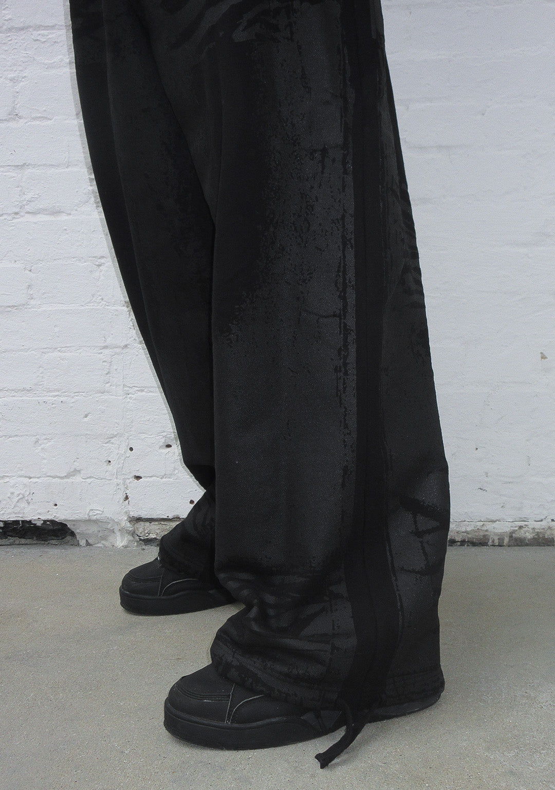 FAITHFUL LEATHER EFFECT OVERSIZED SWEATPANTS BLACK