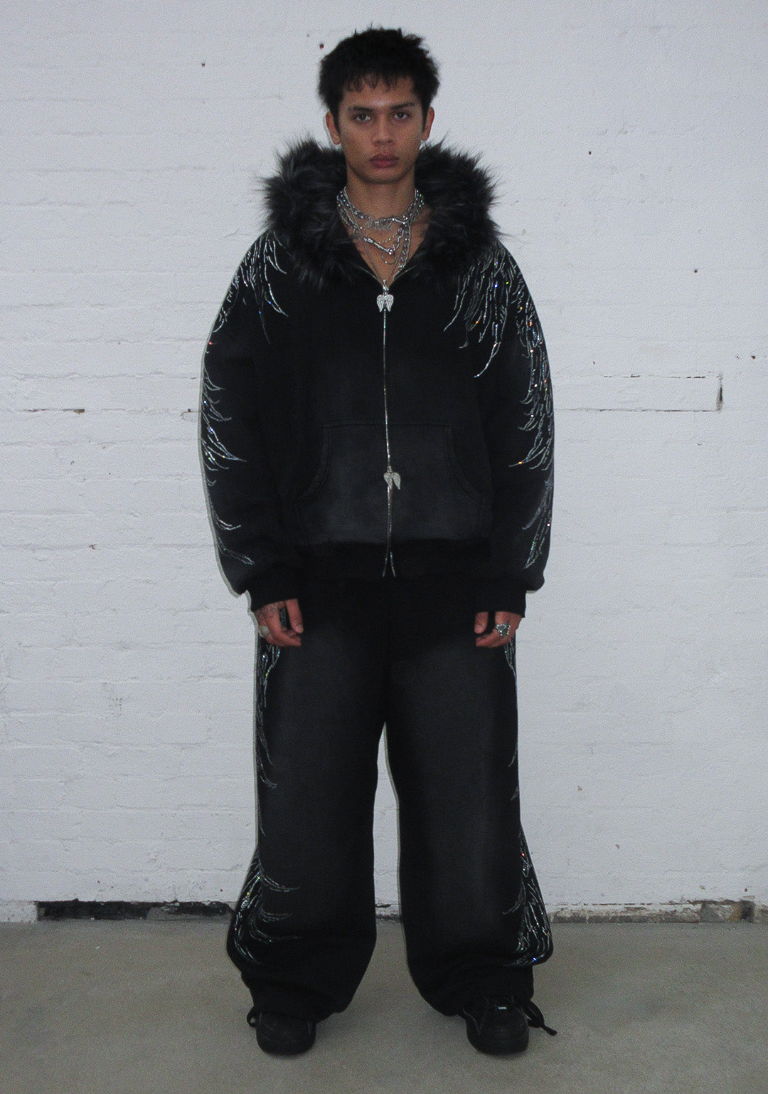 FALLEN RHINESTONE OVERSIZED SWEATPANTS WASHED BLACK