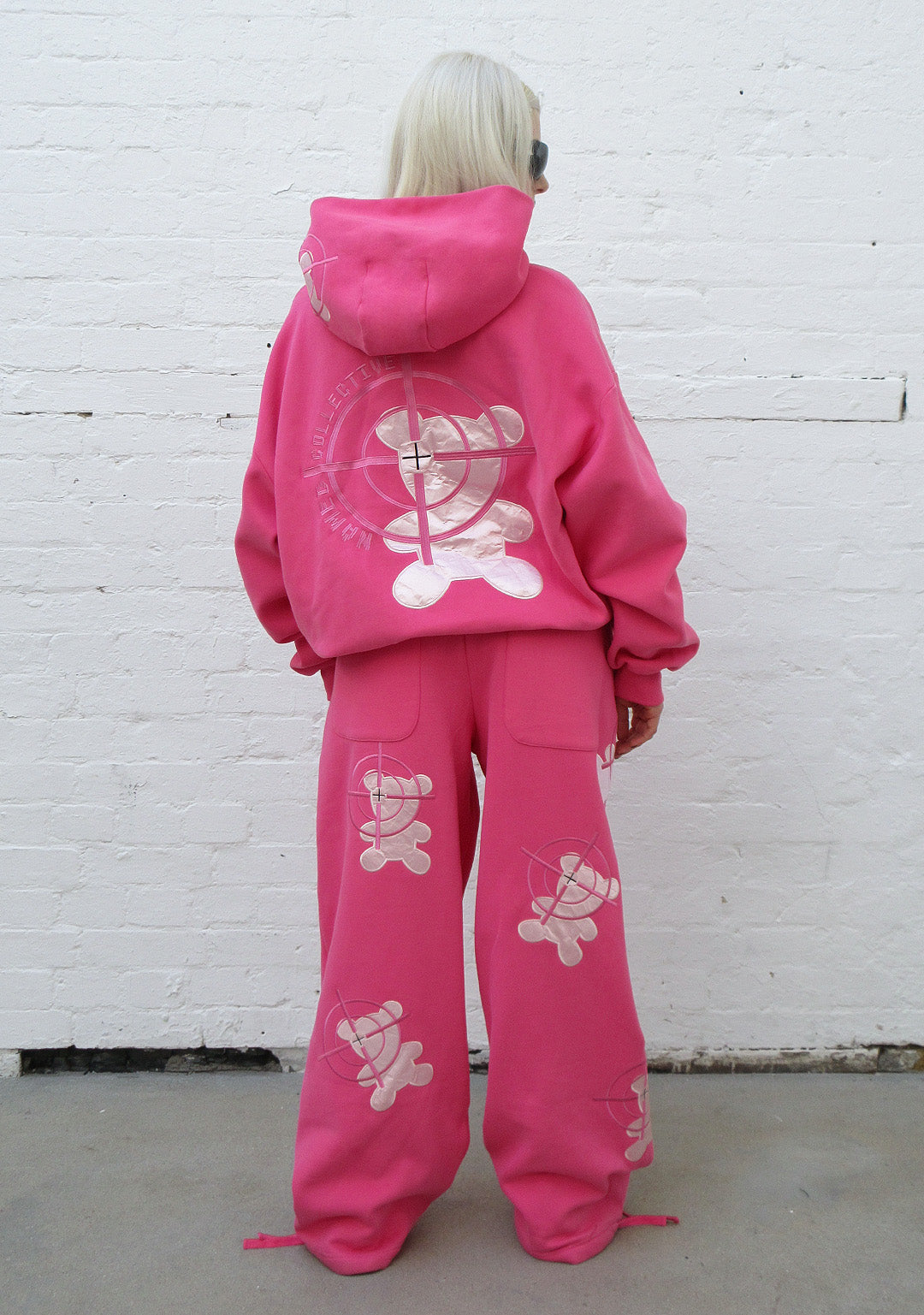 GAMER OVERSIZED SWEATPANTS HOT PINK