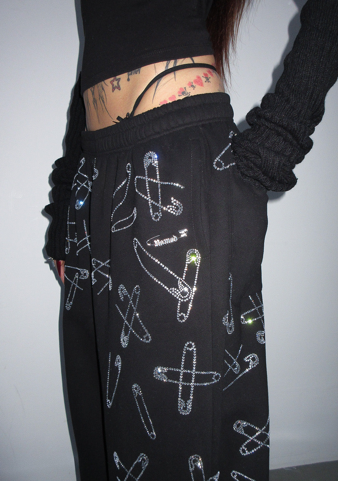 HEIST RHINESTONE SAFETY PIN OVERSIZED SWEATPANTS BLACK
