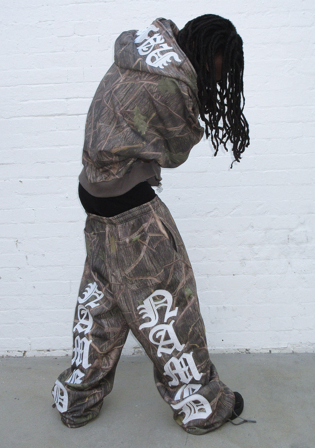 MISSION OVERSIZED SWEATPANTS TREE CAMO