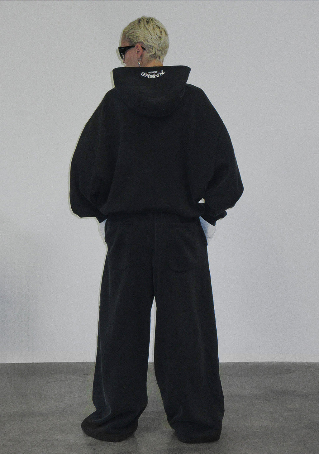 OLD ENGLISH OVERSIZED SWEATPANTS WASHED CHARCOAL