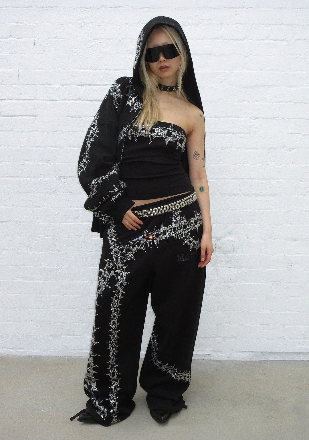 OMEN RHINESTONE OVERSIZED SWEATPANTS BLACK