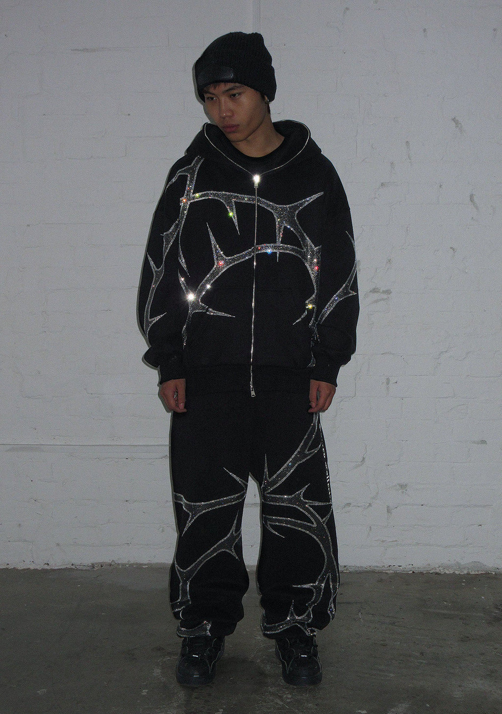 THORN RHINESTONE SWEATPANTS BLACK