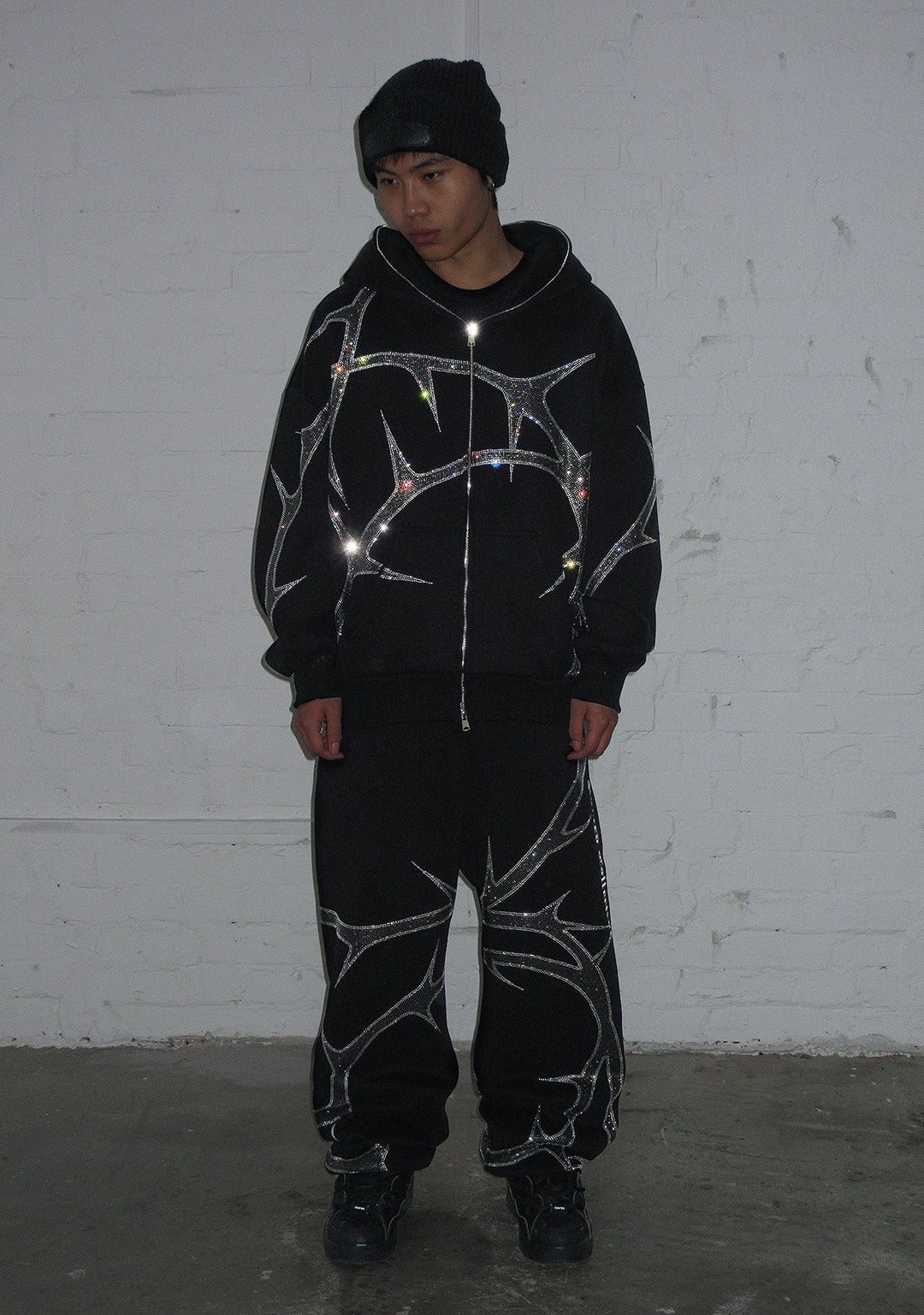 THORN RHINESTONE ZIP HOODIE BLACK