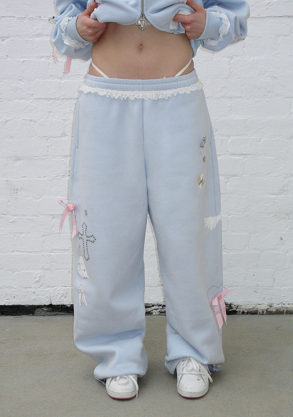 WHISPER OVERSIZED SWEATPANTS BABY BLUE