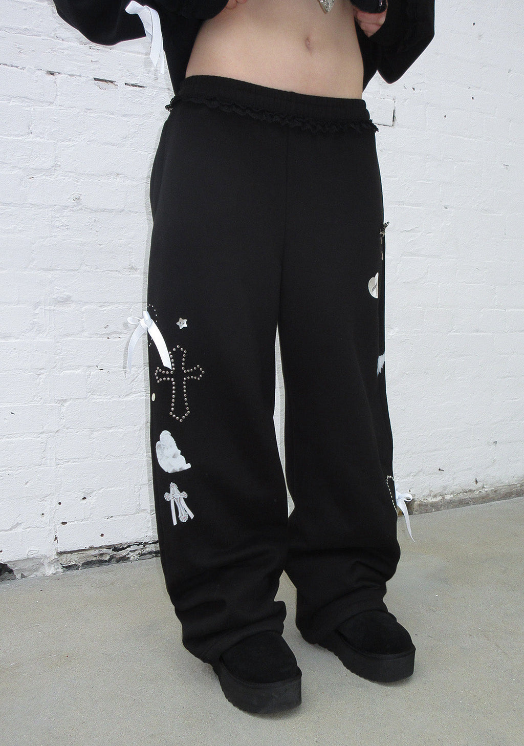 WHISPER OVERSIZED SWEATPANTS BLACK